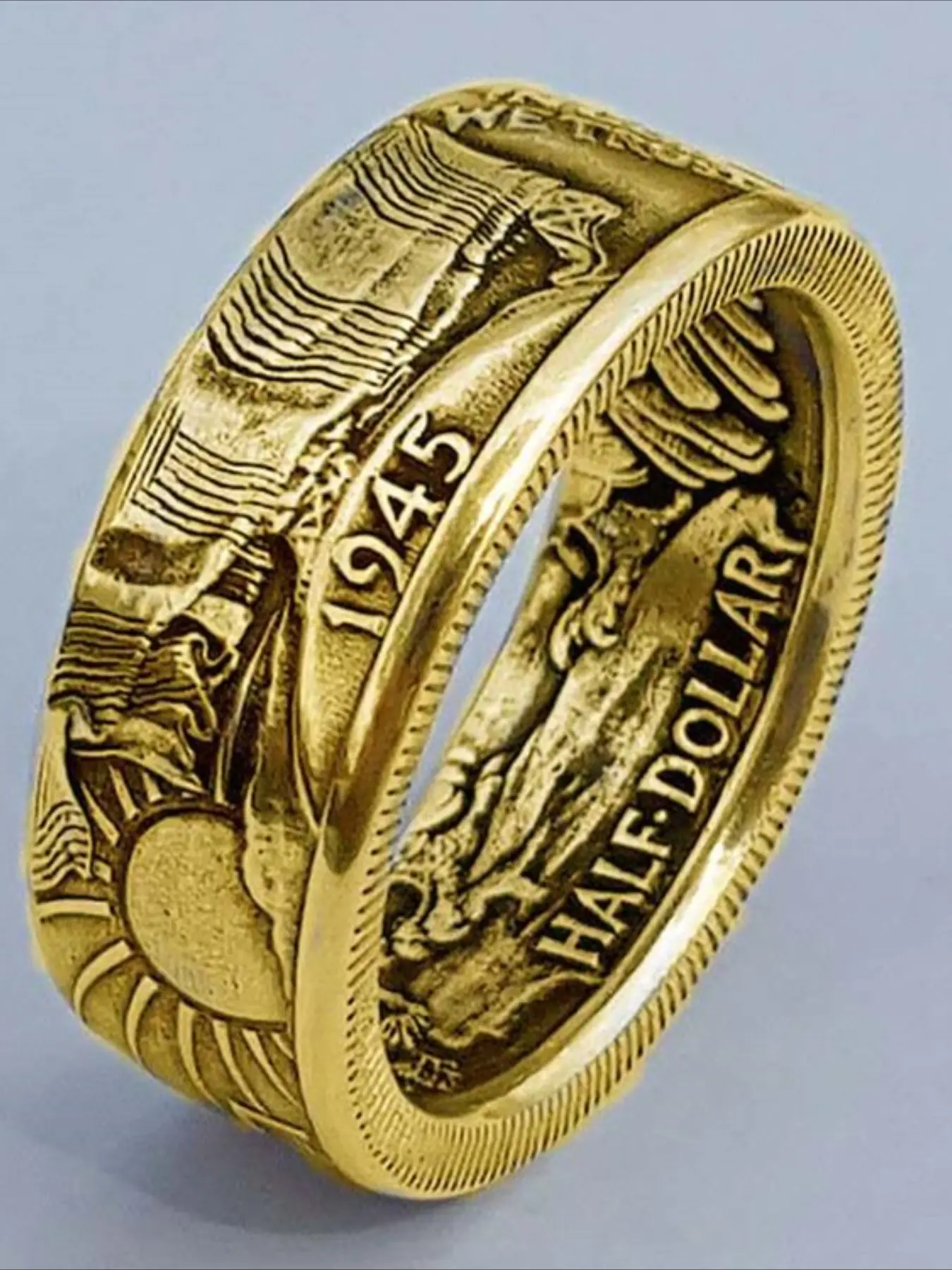 Men Accessories Ideas - Bague vintage avec pièce Morgan 1945